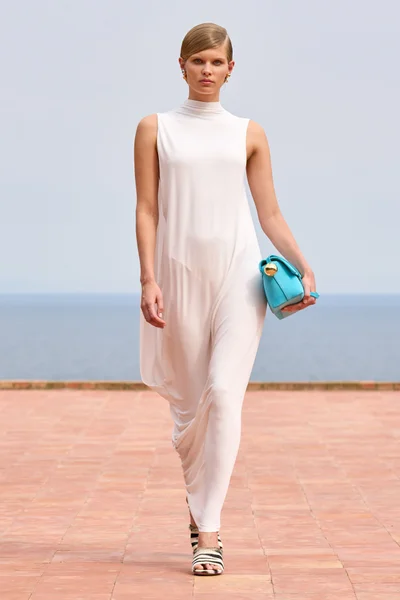 Look 3